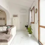 With Garden, Appartamento *