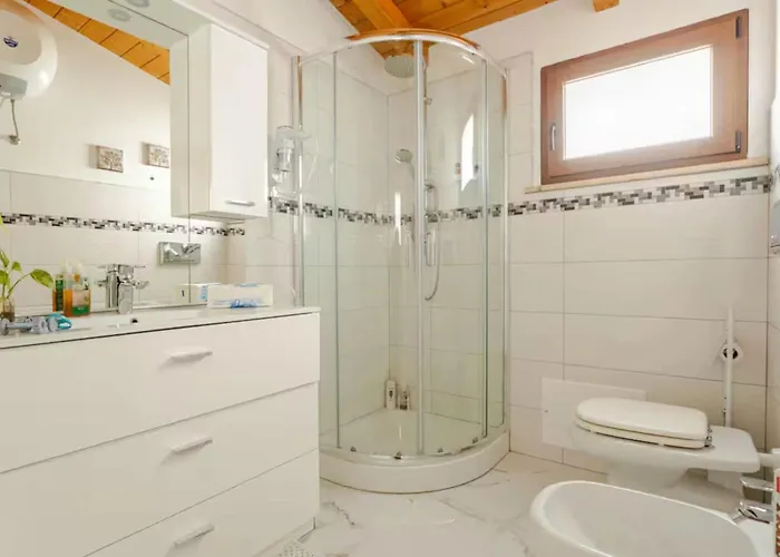 Daire With Garden, *