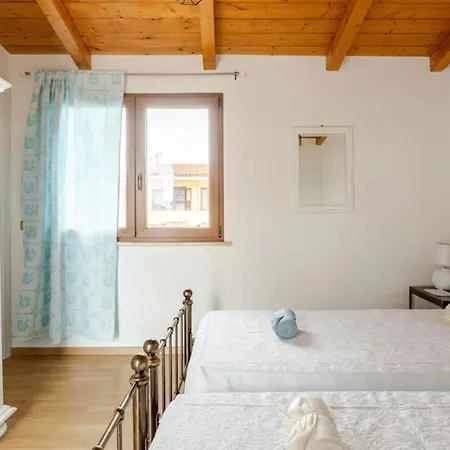 With Garden, Apartamento