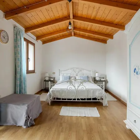 With Garden, Apartamento